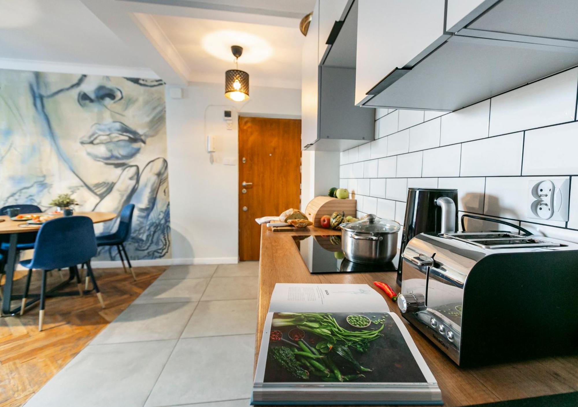 Nowogrodzka 78 - Apartament Dla 4 Osob - 200M Od Szpitala Klinicznego Na Lindleya - 1Km Do Dworca Centralnego - Wifi - Smart Tv 45 Cali Varşova Dış mekan fotoğraf