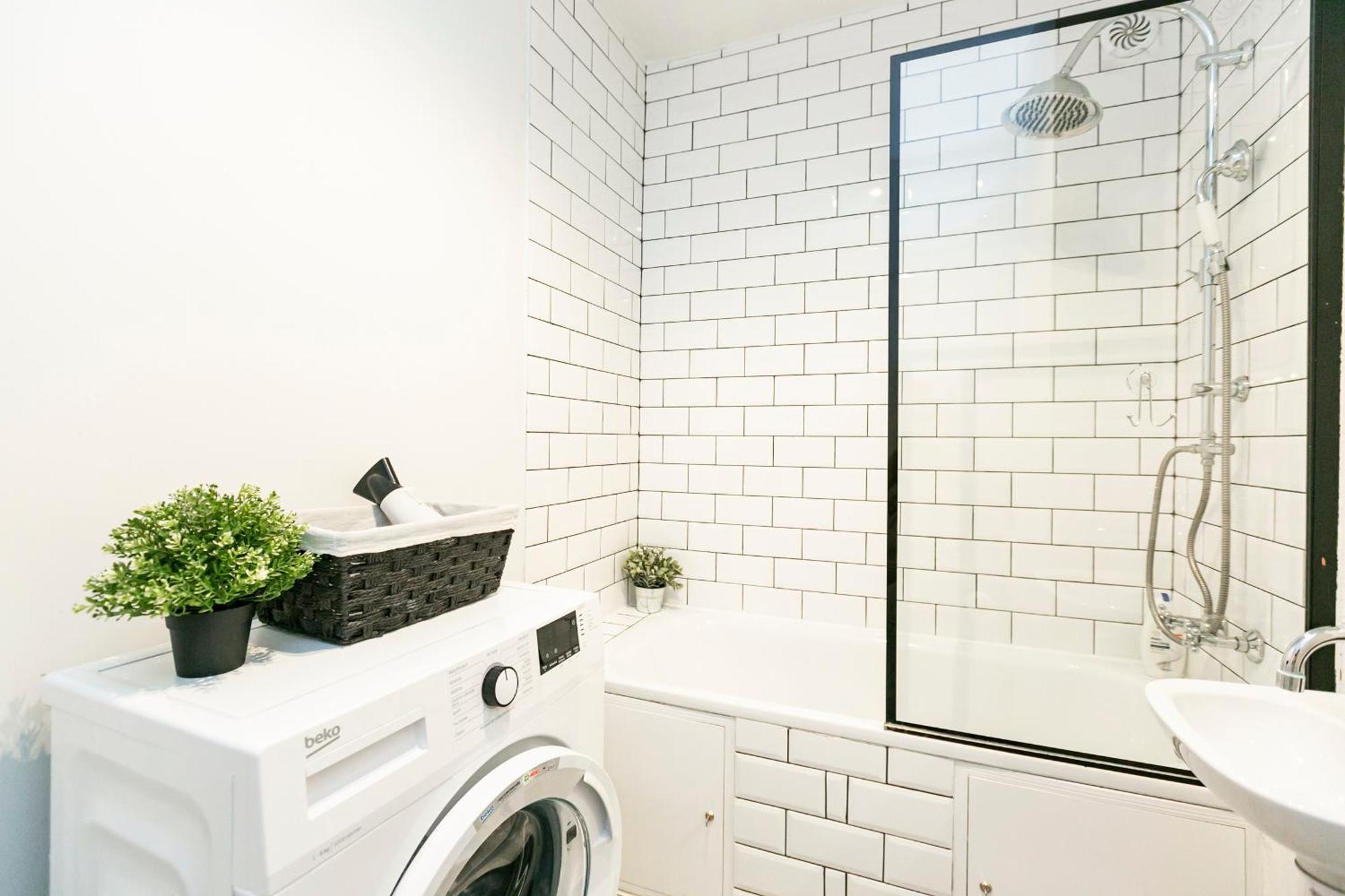 Nowogrodzka 78 - Apartament Dla 4 Osob - 200M Od Szpitala Klinicznego Na Lindleya - 1Km Do Dworca Centralnego - Wifi - Smart Tv 45 Cali Varşova Dış mekan fotoğraf