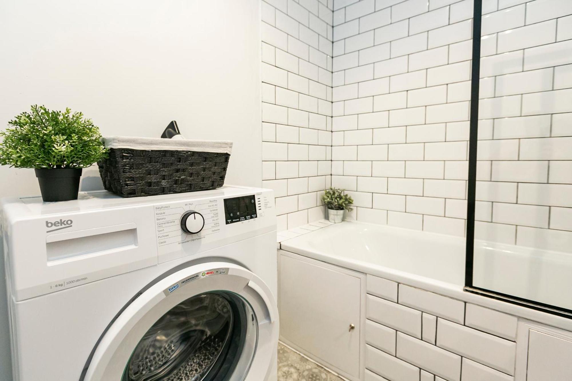 Nowogrodzka 78 - Apartament Dla 4 Osob - 200M Od Szpitala Klinicznego Na Lindleya - 1Km Do Dworca Centralnego - Wifi - Smart Tv 45 Cali Varşova Dış mekan fotoğraf