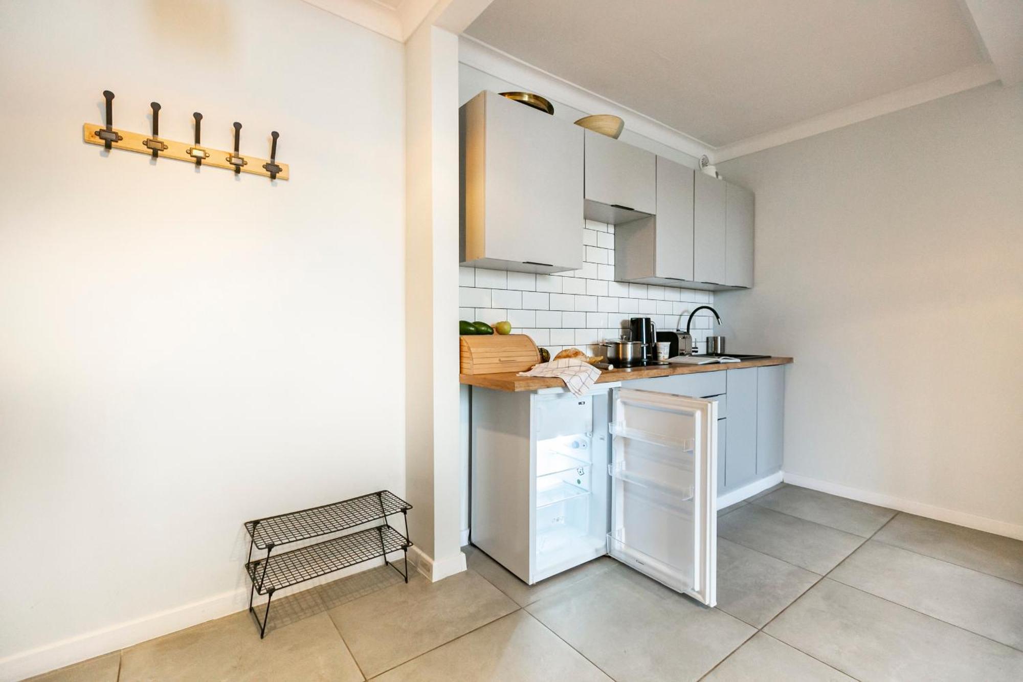 Nowogrodzka 78 - Apartament Dla 4 Osob - 200M Od Szpitala Klinicznego Na Lindleya - 1Km Do Dworca Centralnego - Wifi - Smart Tv 45 Cali Varşova Dış mekan fotoğraf